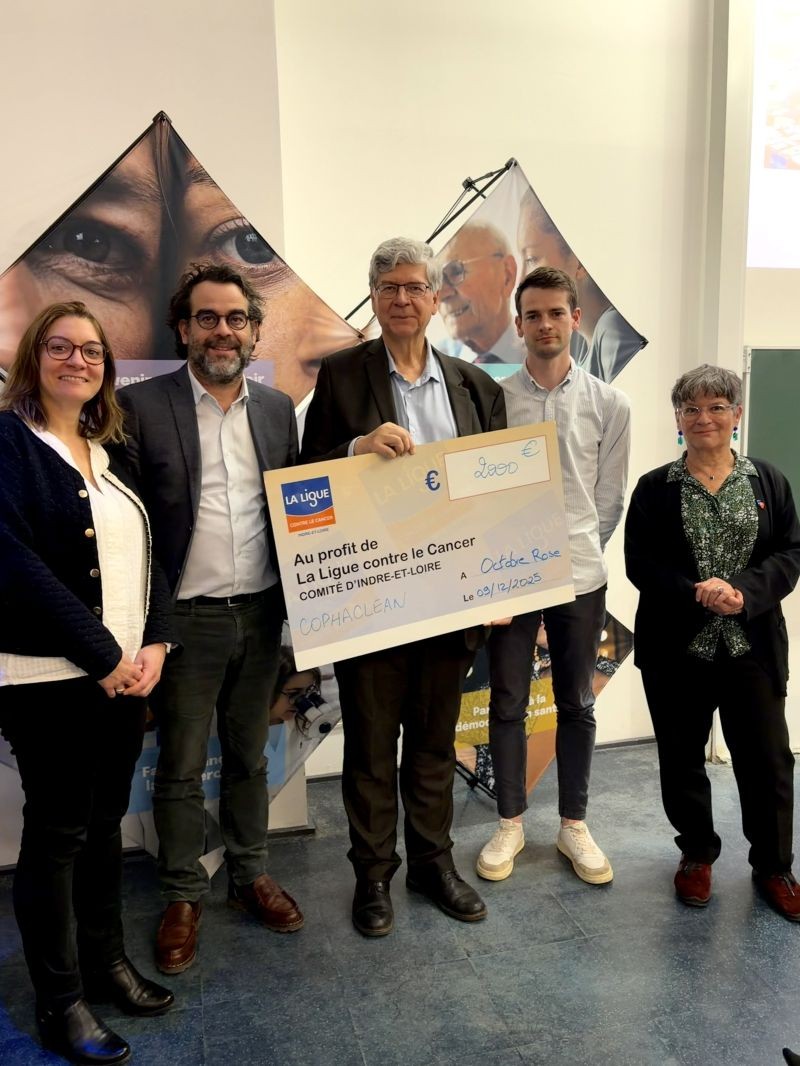 L'équipe Cophaclean en compagnie des membres de la Ligue contre le cancer.